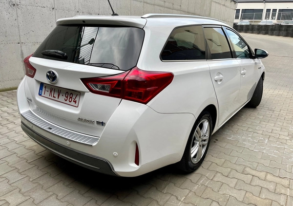 Toyota Auris cena 52900 przebieg: 144779, rok produkcji 2015 z Góra małe 529
